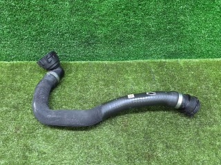 патрубок радиатора BMW X6 G06 [рестайлинг] G06 2023, 3.0 л., B58B30P, бензин, АКПП, carbonschwarz metallic (416), внедорожник 5 дв., полный привод, 5A8CB50, 17125A8CB50