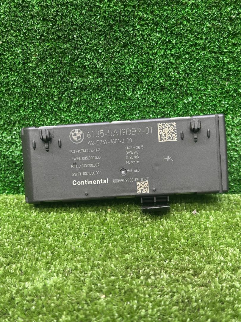 блок управления крышкой багажника BMW M3 G80/G81 G80 2021, 3.0 л., S58B30A, бензин, МКПП, 475, седан, задний привод, 5A19DB2, SGHKFM2015HKL, D-80788, HKFM2015, 61355A19DB2, 61.35-5A19DB2-01, A2-C767-1601-0-00 - фото №1
