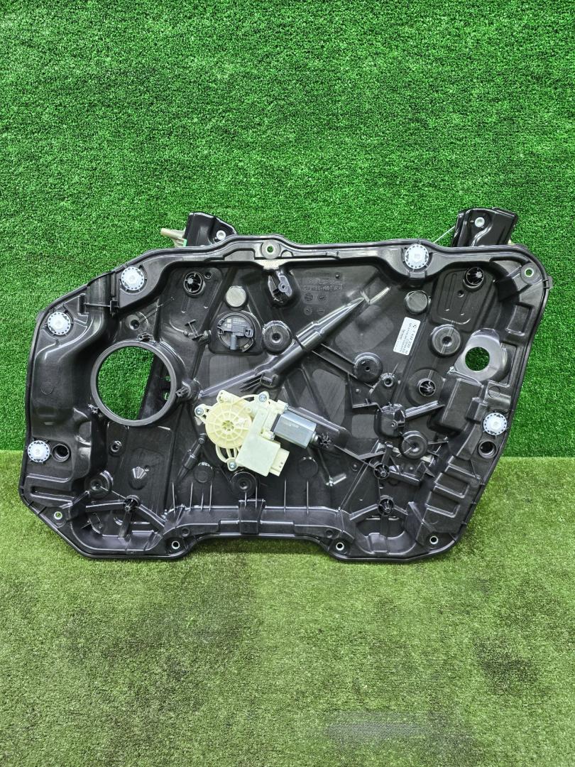 стеклоподъемник передний правый BMW M3 G80/G81 G80 2023, 3.0 л., S58B30A, бензин, АКПП, c31, седан, полный привод, правый руль, 7432232, 7432232 - фото №1