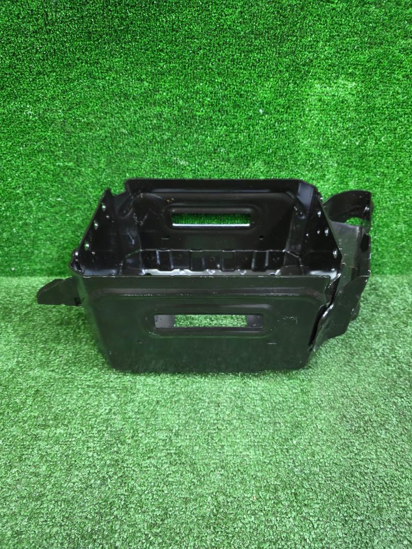 полка аккумулятора BMW X5 G05 [рестайлинг] G05 2023, 3.0 л., B57 D30 B, дизель, АКПП, carbonschwarz metallic (416), внедорожник 5 дв., полный привод, 8780794, 8780794