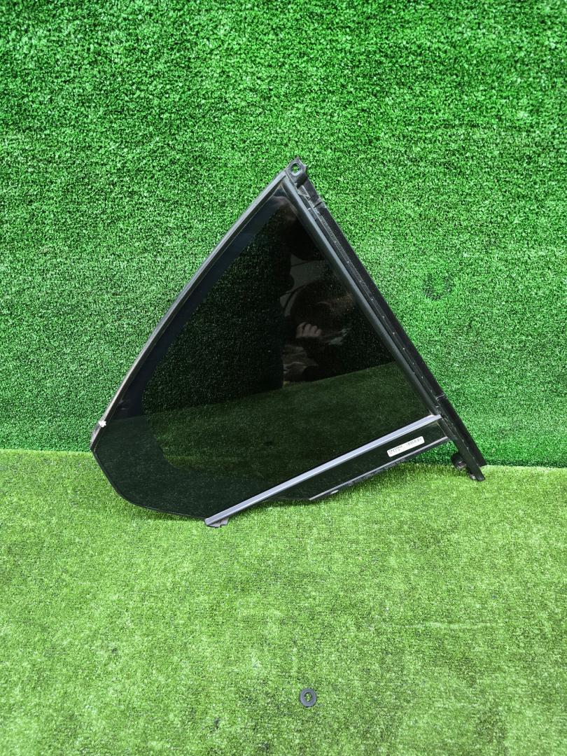 форточка задняя правая BMW M3 G80/G81 G80 2021, 3.0 л., S58B30A, бензин, МКПП, 475, седан, задний привод, 7425084, 51357425084 - фото №1