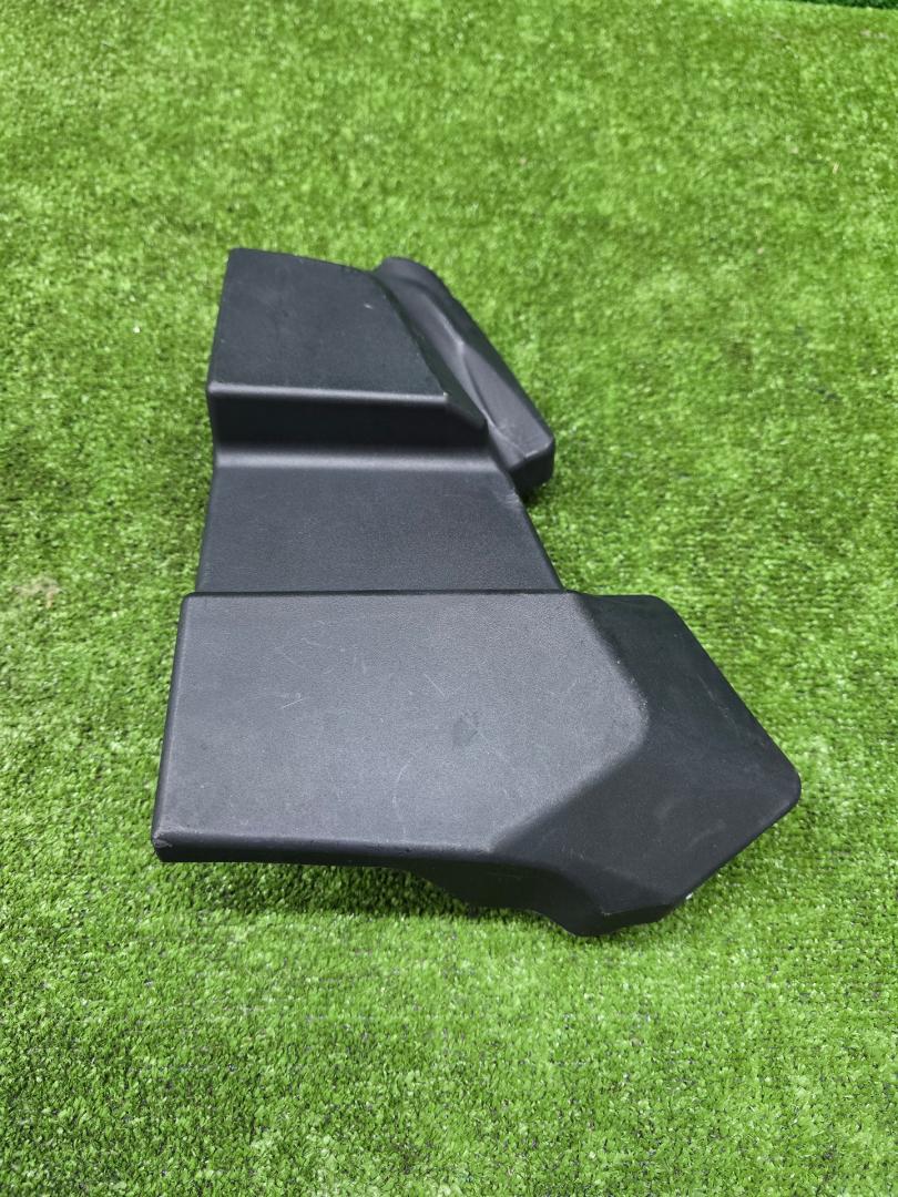 крышка отсека ЭБУ BMW M3 G80/G81 G80 2021, 3.0 л., S58B30A, бензин, МКПП, 475, седан, задний привод, 8095698, 12908095698 - фото №1