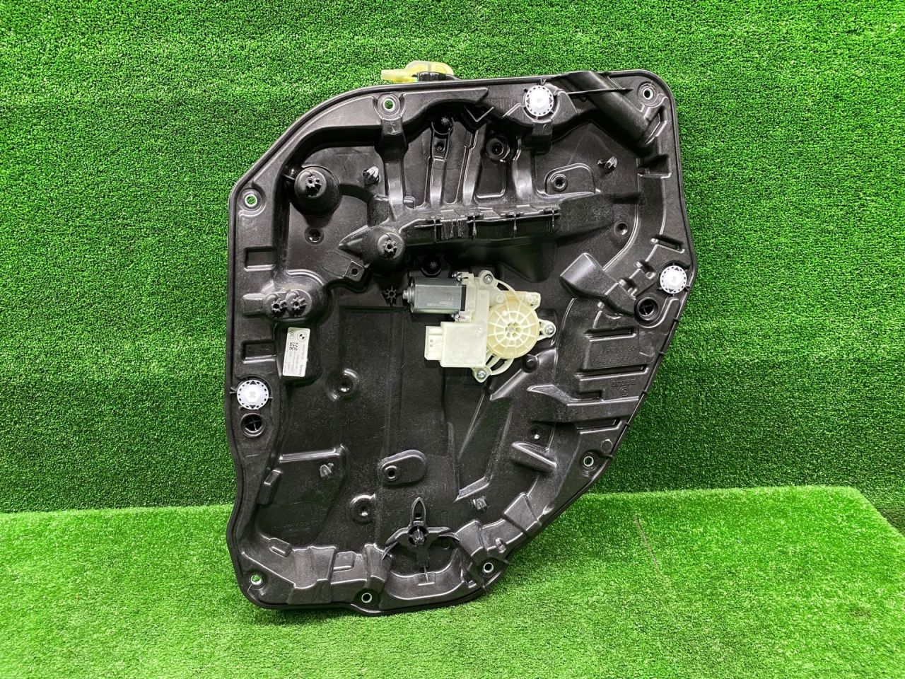 стеклоподъемник задний правый BMW X7 G07 2020, 3.0 л., B58B30, бензин, АКПП, внедорожник 5 дв., полный привод, 9450786, 61359450072, 51359463718 - фото №1