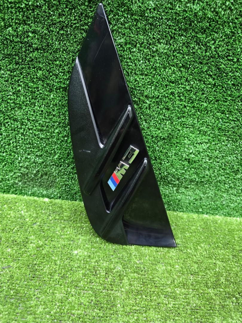 молдинг крыла BMW M3 G80/G81 G80 2021, 3.0 л., S58B30A, бензин, МКПП, 475, седан, задний привод, 8074919, 51138074919 - фото №1