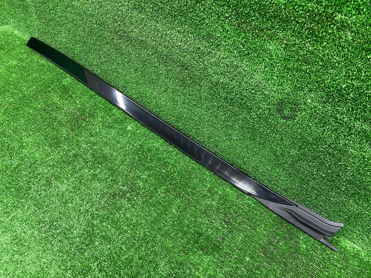 водосток капота BMW X7 G07 2021, 3.0 л., B58B30, бензин, АКПП, 416, внедорожник 5 дв., полный привод, 7434874, 51317434874 - фото №1