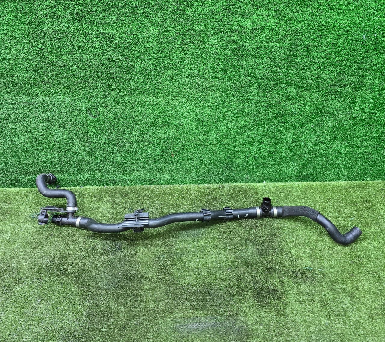 патрубок радиатора BMW X7 G07 2021, 4.4 л., N63B44D, бензин, 416 carbon-schwarz, внедорожник 5 дв., полный привод, 6821654, 64216821654