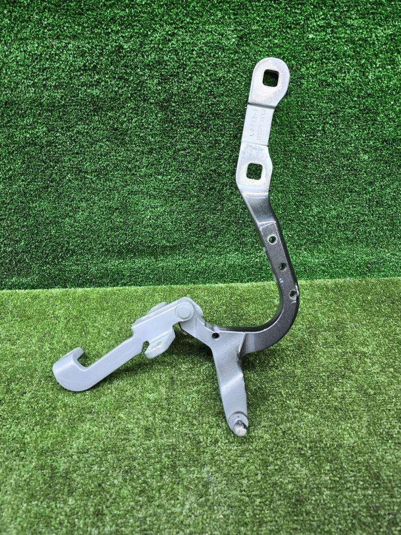 петля крышки багажника BMW X6 G06 2023, 3.0 л., B57 D30 B, дизель, АКПП, 475, внедорожник 5 дв., полный привод, 7424413, 7424413 - фото №1