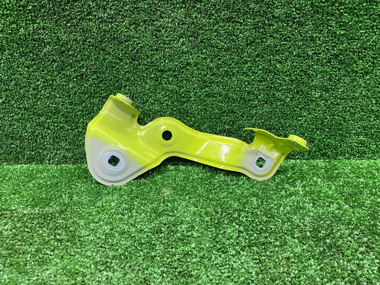 крепление ( кронштейн ) крыла BMW M4 G82/G83 G82 2022, 3.0 л., S58B30A, бензин, АКПП, sao paulo gelb (c4h), купе, 7486806, 9466088, 41009466088 - фото №1