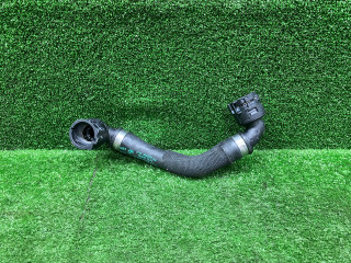 патрубок радиатора BMW 5 серия G30/G31 [рестайлинг] G30 2021, 4.4 л., N63 B44 C, бензин, АКПП, седан, полный привод, 8602677, 17128602677