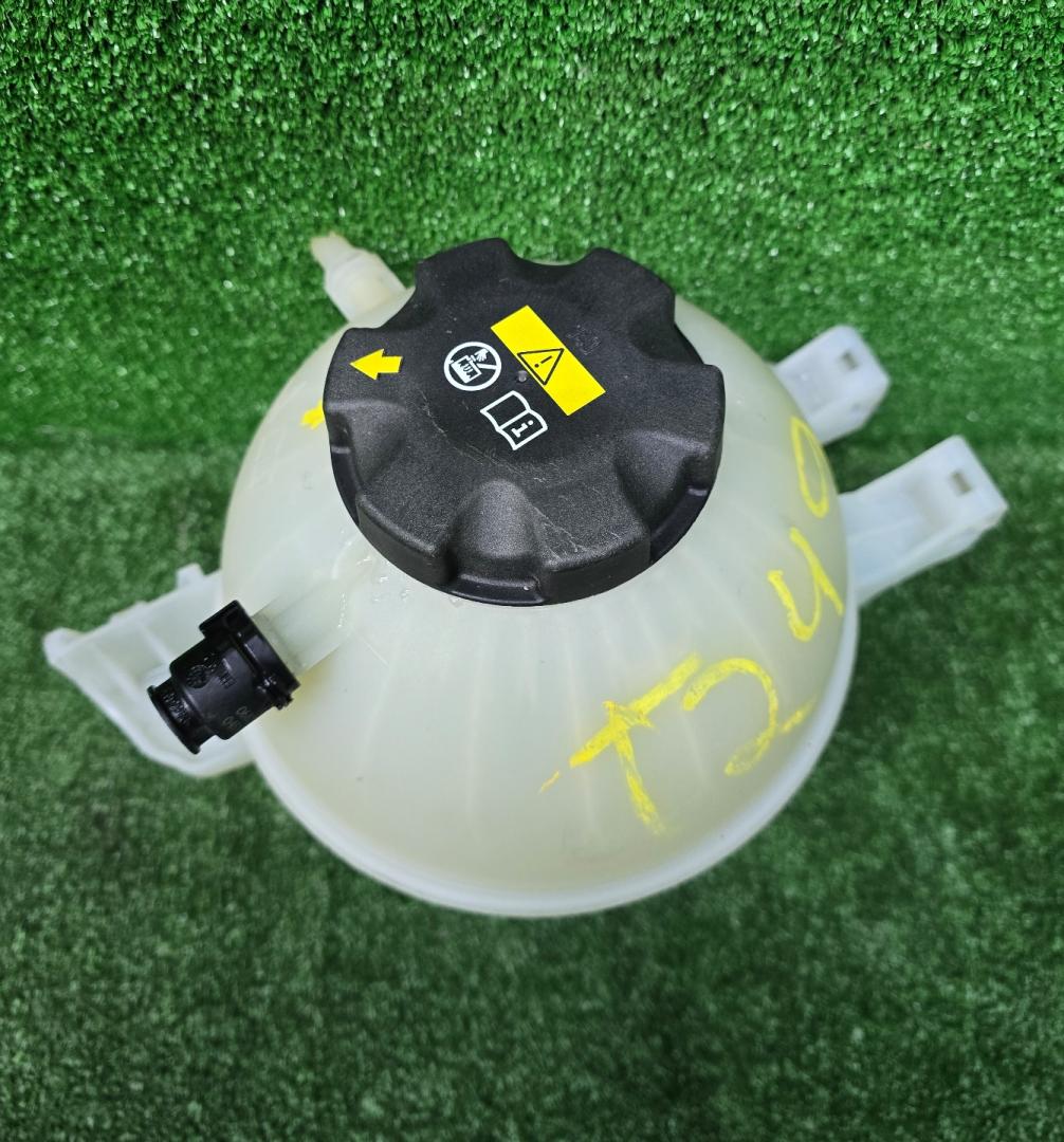 бачок расширительный BMW X3 G01 2020, 2.0 л., B46 B20 B, бензин, АКПП, a96, внедорожник 5 дв., задний привод, 7925685, 17137925685 - фото №1