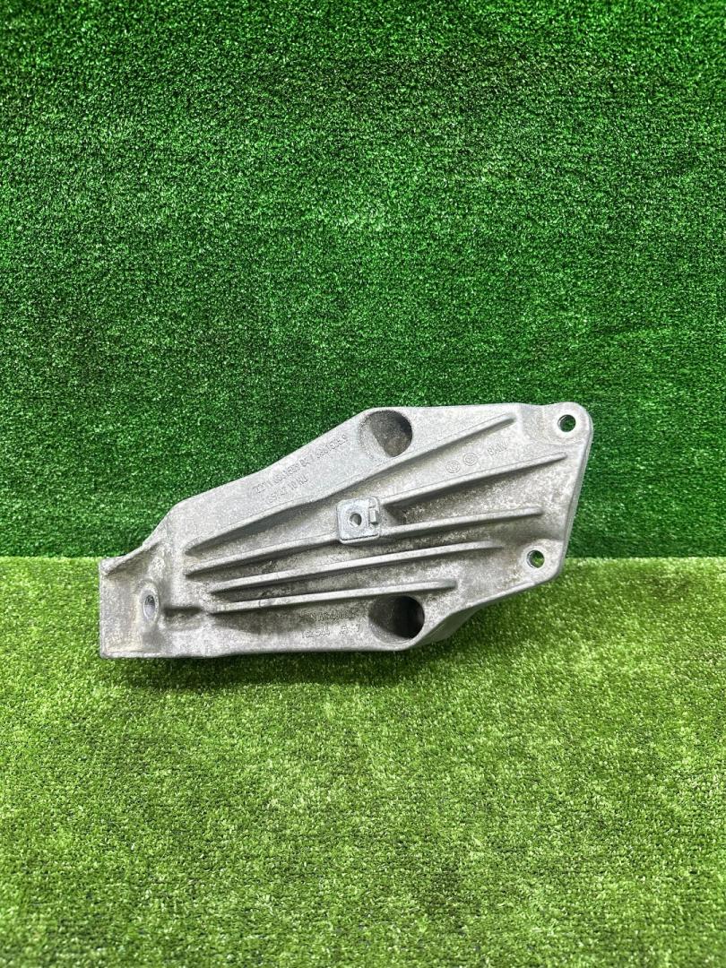 кронштейн двигателя BMW X5 G05 2020, 3.0 л., B58B30, бензин, АКПП, a96, внедорожник 5 дв., 6861559, 22116861559, 22116661559, 10HU - фото №1