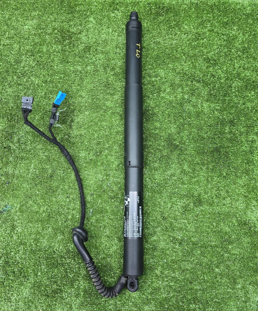 амортизатор крышки багажника (3-5 двери) BMW X5 F15 2016, 4.4 л., N63 B44 A, бензин, АКПП, 475, внедорожник 5 дв., полный привод, 18202210, 7434041, 51247434041, 7434041AI04 - фото №1