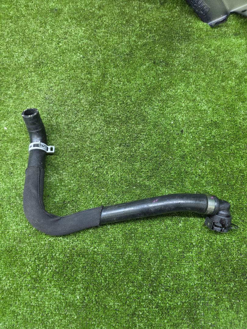 патрубок радиатора BMW X5 G05 [рестайлинг] G05 2023, 3.0 л., B57 D30 B, дизель, АКПП, carbonschwarz metallic (416), внедорожник 5 дв., полный привод, 9398801, 64219398801