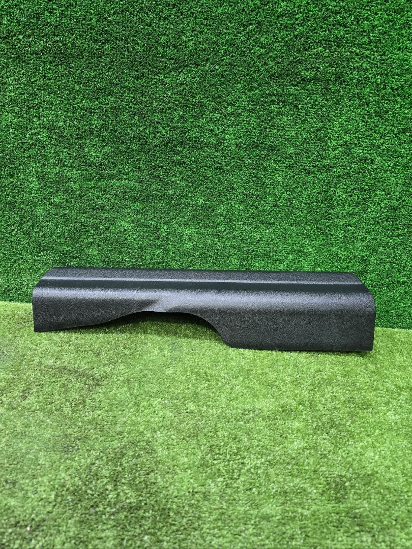 накладка на порог внутренняя BMW M3 G80/G81 G80 2023, 3.0 л., S58B30A, бензин, АКПП, c31, седан, полный привод, правый руль, 7446421, 7446421 - фото №1