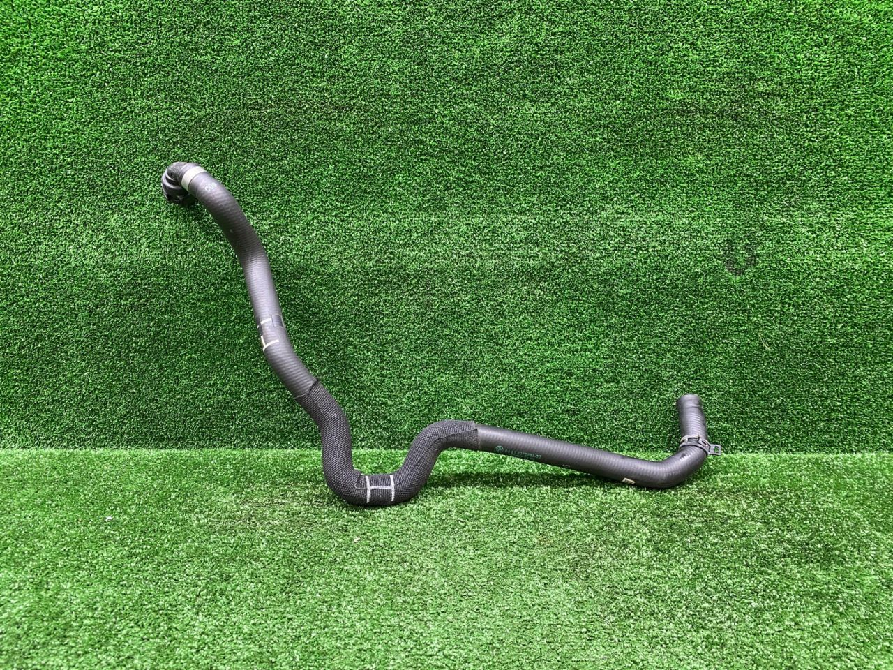 патрубок радиатора BMW X4 M F98 2019, 3.0 л., S58B30A, бензин, АКПП, phytonicblau metallic (c1m), внедорожник 5 дв., 8072951, 64218072951 - фото №1