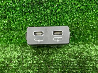 разъем AUX / USB BMW X7 G07 [рестайлинг] G07 2024, 3.0 л., B58B30P, бензин, АКПП, black sapphire metallic (475), внедорожник 5 дв., полный привод, правый руль, 5A21B75, 84105A21B75