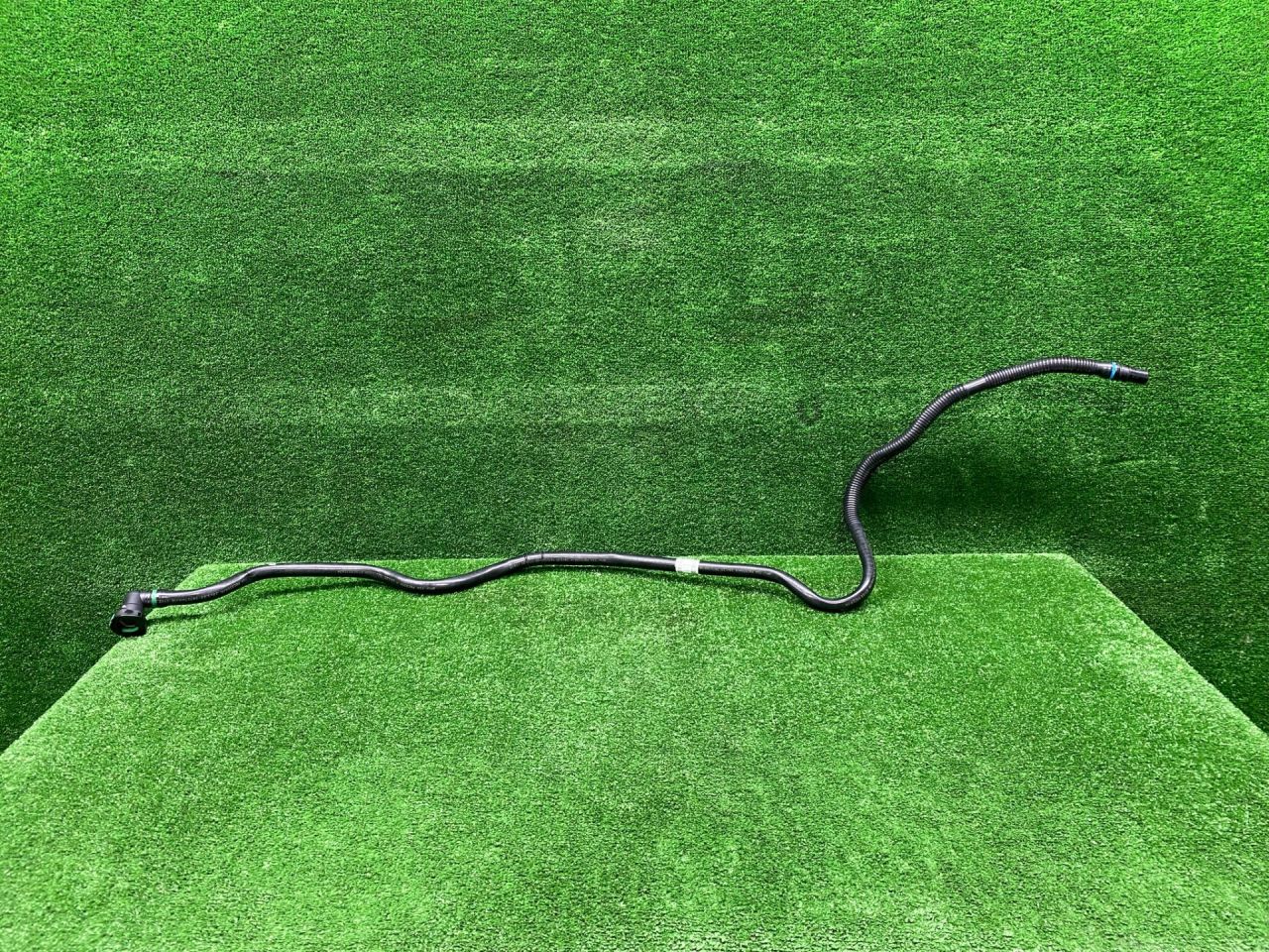 трубка вентиляции бака BMW X7 G07 2021, 3.0 л., B58B30, бензин, АКПП, 416, внедорожник 5 дв., полный привод, 7471749, 16137471749 - фото №1