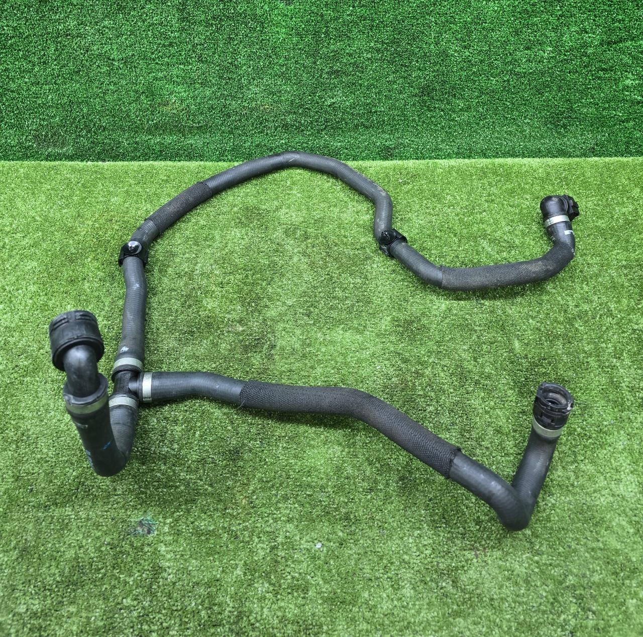 патрубок радиатора BMW X3 M F97 2021, 3.0 л., S58B30A, бензин, АКПП, black sapphire metallic (475), внедорожник 5 дв., полный привод, 8053468, 17128053468 - фото №1