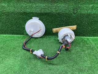 колба в бак BMW 5 серия F10/F11 [рестайлинг] F10 2014, 4.4 л., N63 B44 B, бензин, седан, полный привод, 7341303, 16117341303