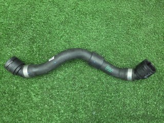 патрубок радиатора BMW X6 G06 [рестайлинг] G06 2023, 3.0 л., B58B30P, бензин, АКПП, carbonschwarz metallic (416), внедорожник 5 дв., полный привод, 9845642, 17129845642