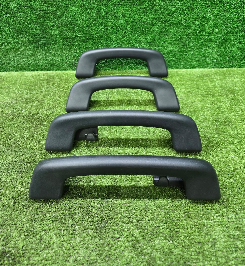 ручка внутренняя потолочная BMW M3 G80/G81 G80 2023, 3.0 л., S58B30A, бензин, АКПП, c31, седан, полный привод, правый руль, 7464443, 51167464443 - фото №1