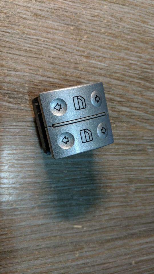 блок управления стеклоподъемниками Mercedes-Benz SLK-Класс R171 2006, 3.5 л., M 272.963, бензин, АКПП, серебристый, кабриолет, 1718205510, A1718205510 - фото №1