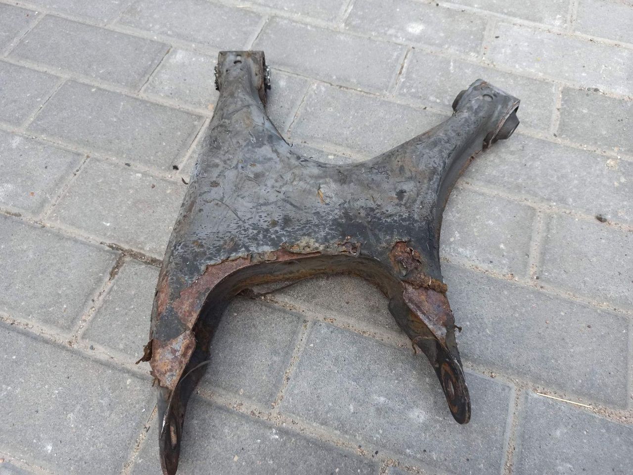 рычаг задний нижний BMW 7 серия E38 1998, 3.5 л. - фото №1