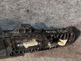 скелет ручки двери передней правой Mercedes-Benz E-Класс W212/S212/C207/A207 2011, 1.8 л., M 271.860, бензин, АКПП, черный, кабриолет, 2077601440, A2077601440