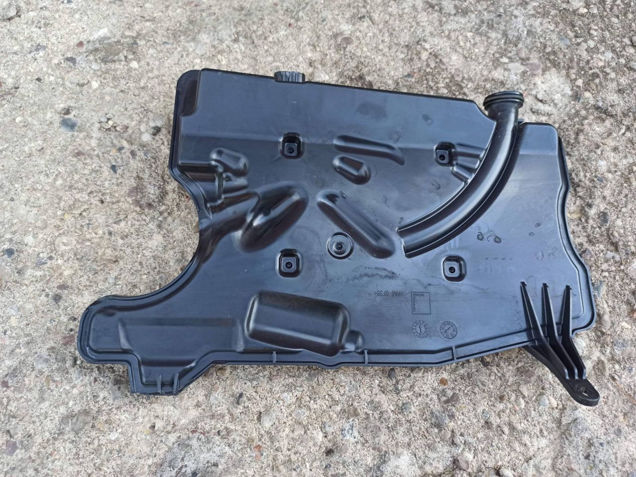 корпус воздушного фильтра BMW X1 F48 2017, 1.8 л., дизель, АКПП, 475, полный привод, 8570016 - фото №1