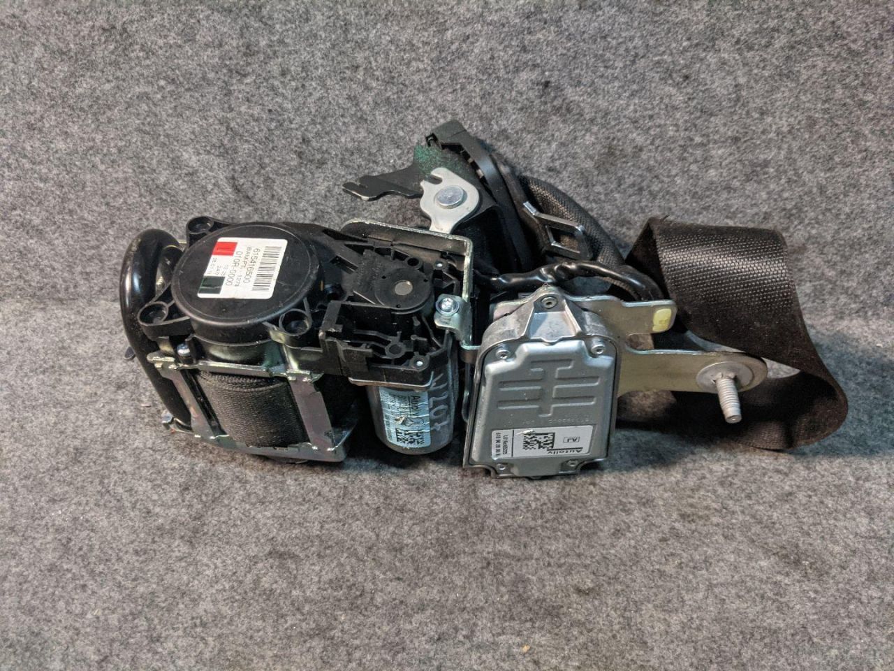 ремень безопасности Mercedes-Benz E-Класс W212/S212/C207/A207 2011, 1.8 л., M 271.860, бензин, АКПП, черный, кабриолет, 2078604185, A2078604185 - фото №1