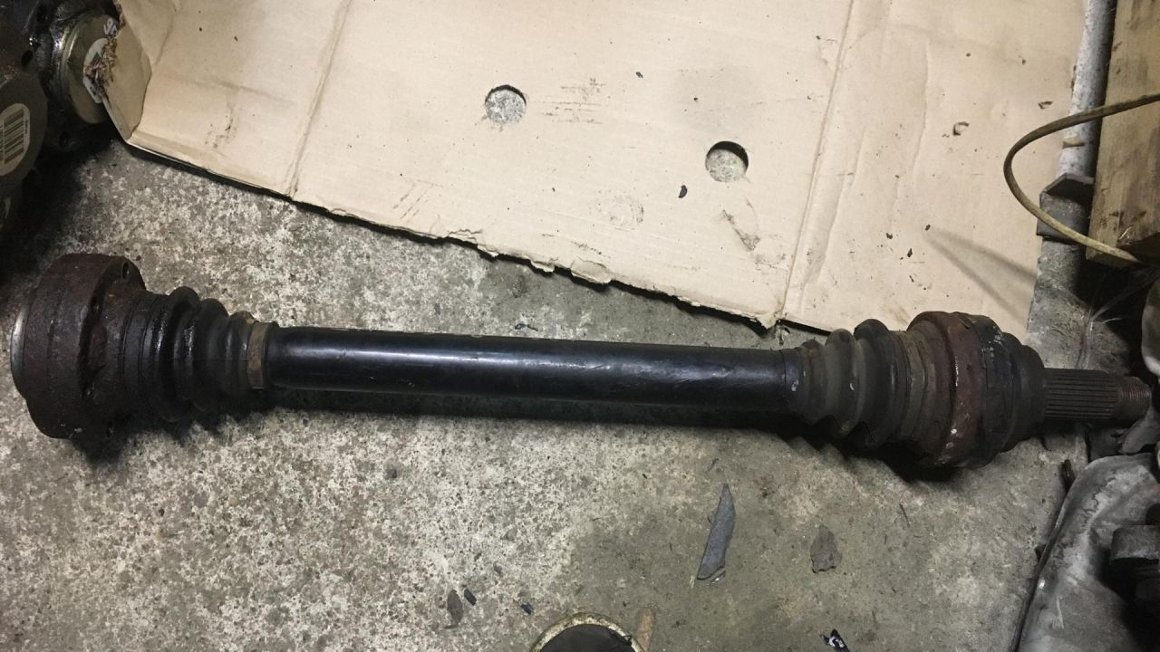 полуось задняя (приводной вал, ШРУС) BMW 7 серия E65/E66/E67 2004, 4.4 л., бензин, АКПП, седан, 7521630 - фото №1