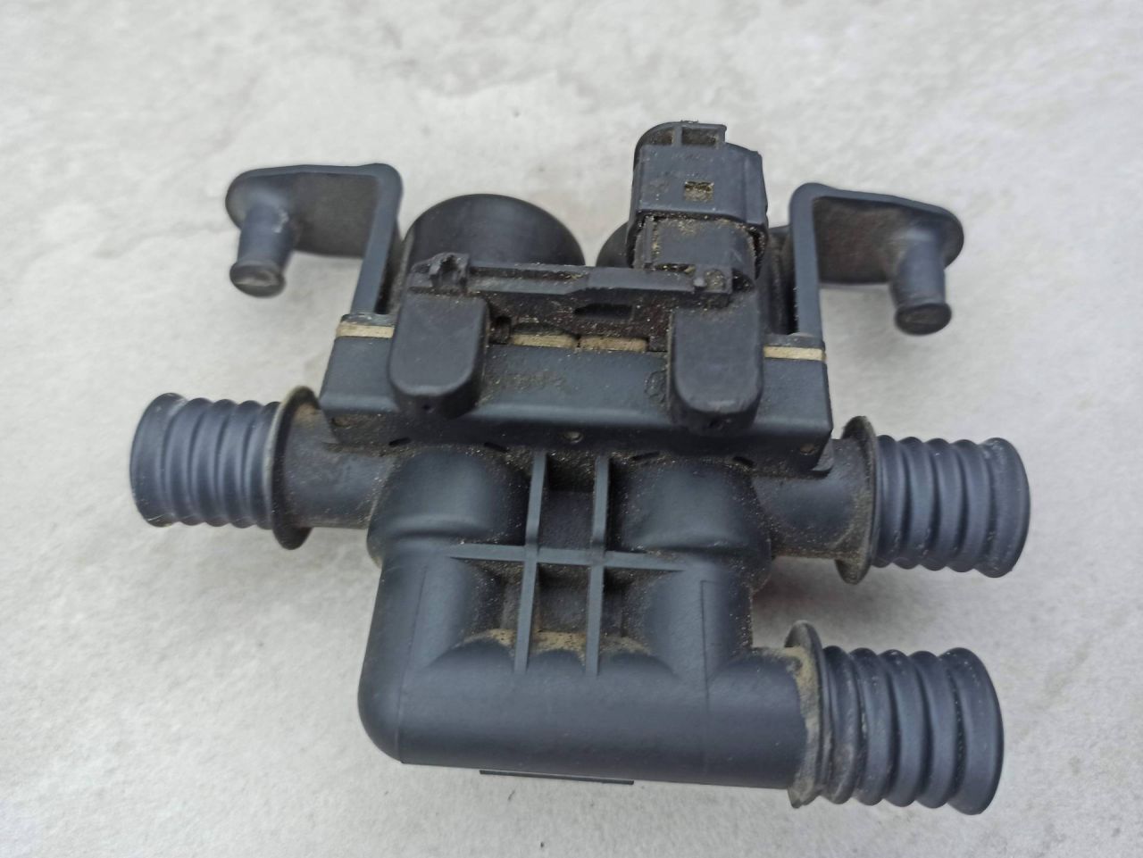 кран отопителя (печки) BMW X5 E70 2009, 6910544 - фото №1