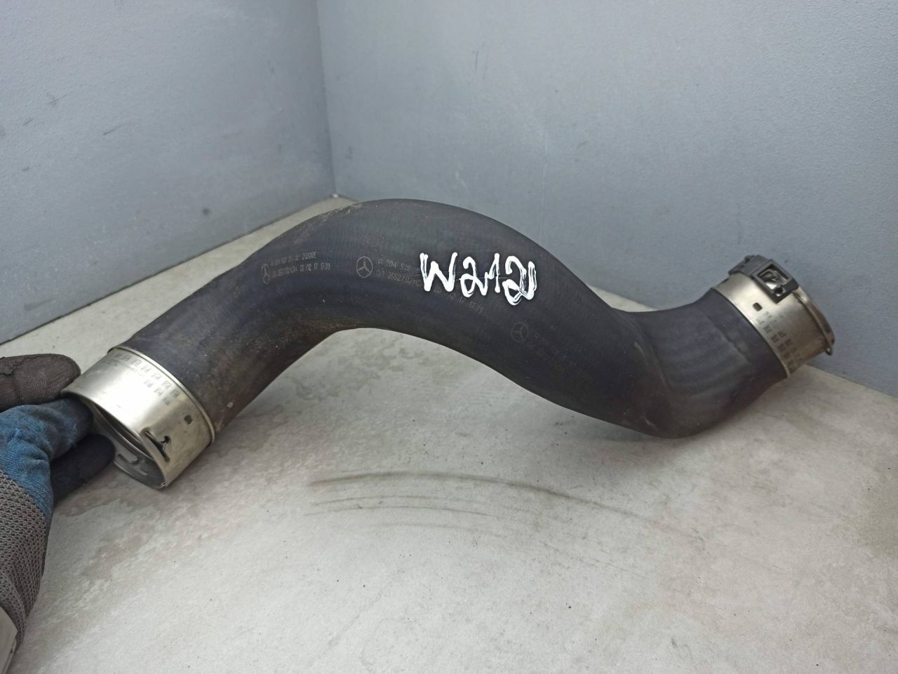 патрубок интеркулера Mercedes-Benz E-Класс W212/S212/C207/A207 2011, A204528292 - фото №1