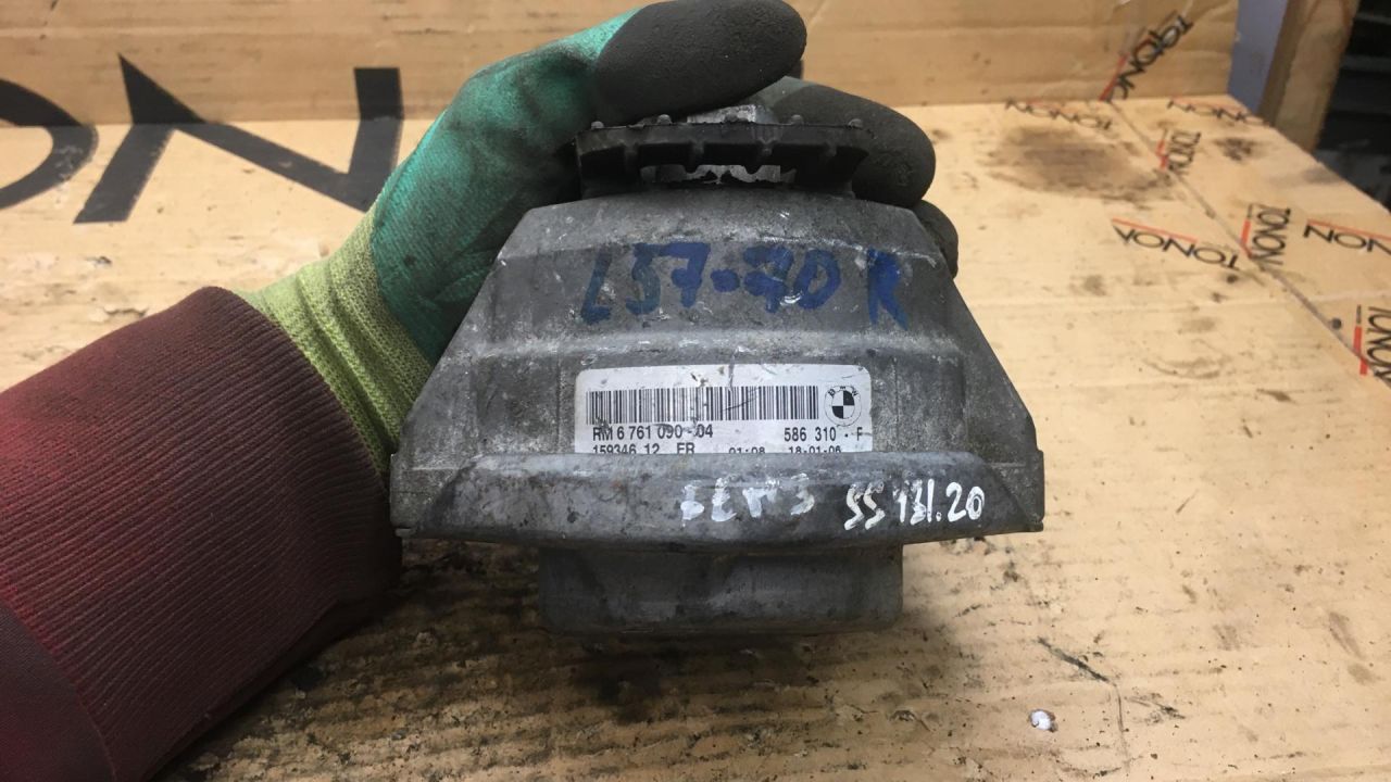 подушка крепления двигателя BMW 5 серия E60/E61 2007, 3.0 л., N52 B30 A, бензин, АКПП, седан, 6761090 - фото №1