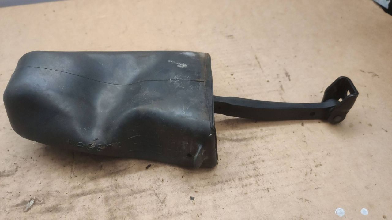 ограничитель открывания двери задней BMW 5 серия E60/E61 2007, 7176805 - фото №1