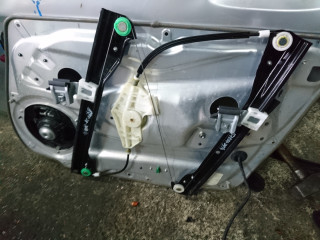 стеклоподъемник передний левый Mercedes-Benz C-Класс W204/S204/C204 [рестайлинг] 2011, 2.1 л., OM 651.913, дизель, АКПП, универсал, A2048200142, A2047200579