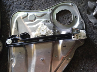 стеклоподъемник задний правый Mercedes-Benz C-Класс W204/S204 2009, 3.0 л., M 272.948, бензин