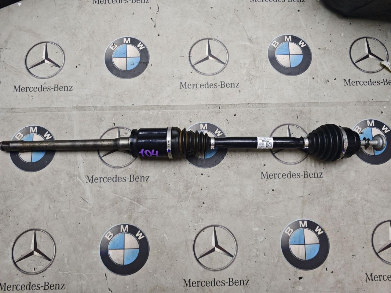 полуось передняя правая (приводной вал, ШРУС) BMW 2024, 3.0 л., B58B30, бензин, 475, полный привод, 8486202 - фото №1