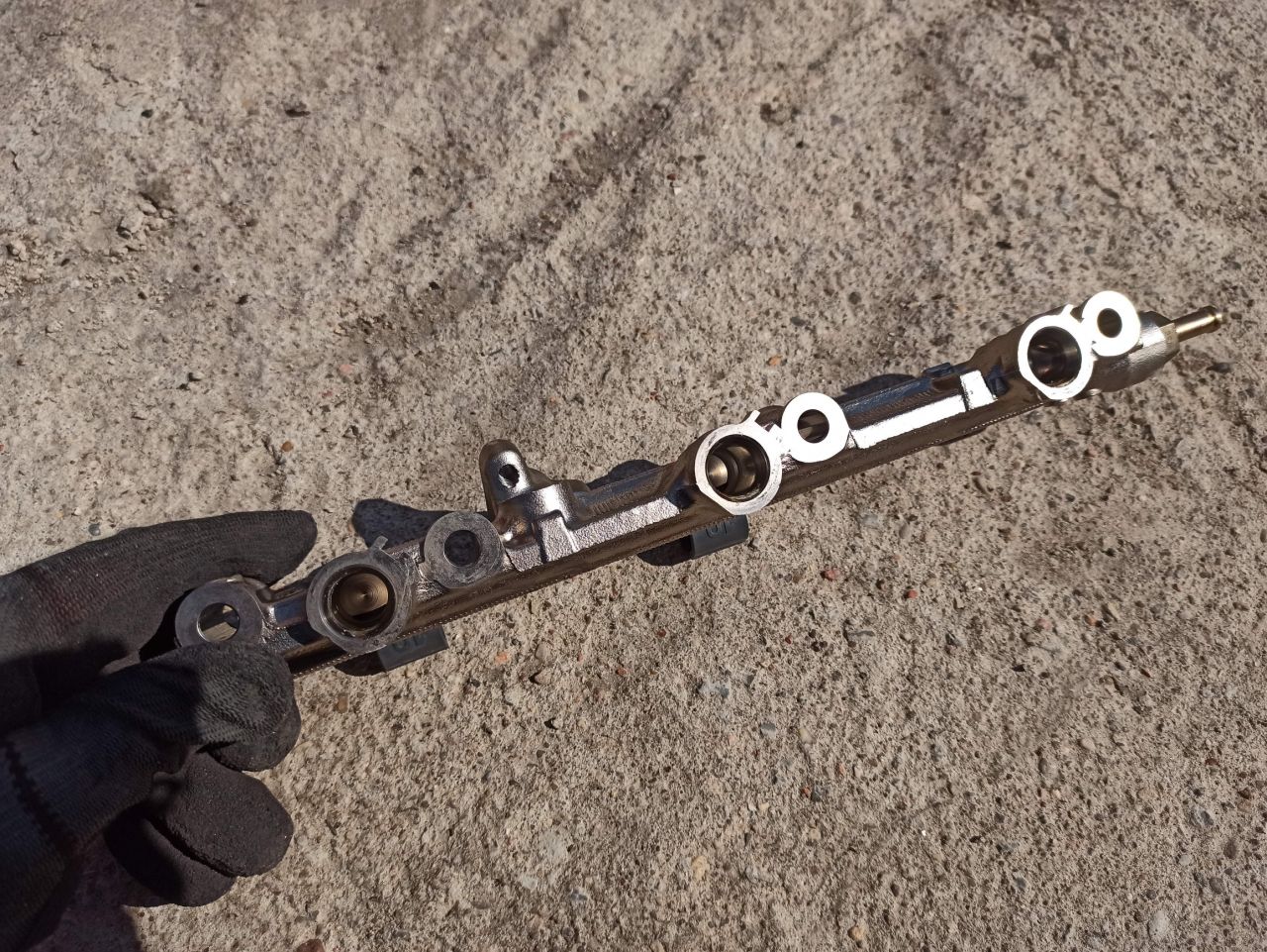 топливная рампа Lexus GS 4 поколение 2013, 2.5 л., 4GR-FSE, бензин - фото №1