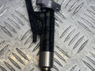 форсунка BMW 5 серия G30/G31 2018, 2.0 л., B48 B20 A, бензин, задний привод, правый руль, 7639990, 13537639990