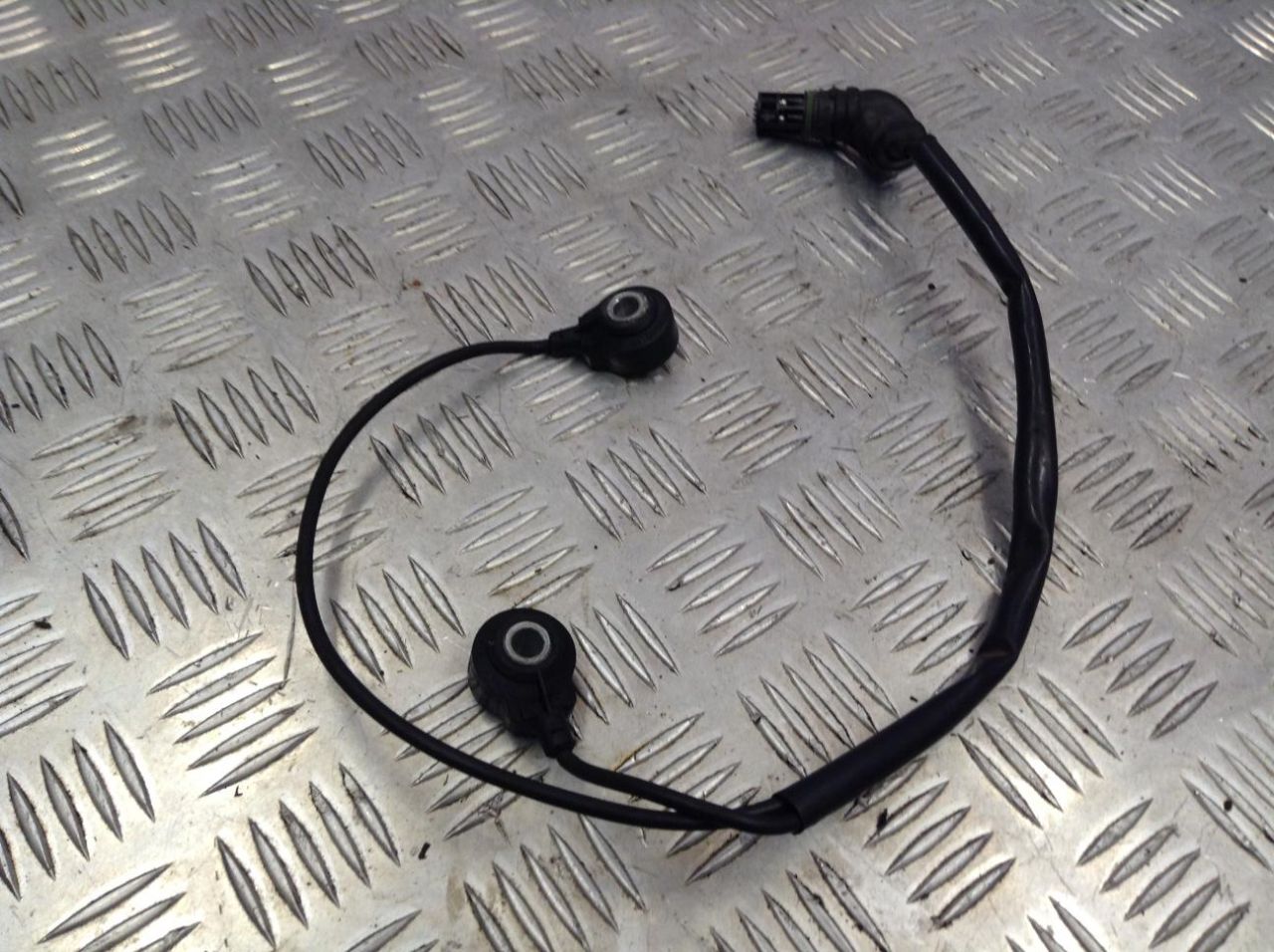 датчик детонации BMW X5 E70 2008, 4.8 л., N62 B48 B, бензин, АКПП, внедорожник 5 дв., 7568421 - фото №1