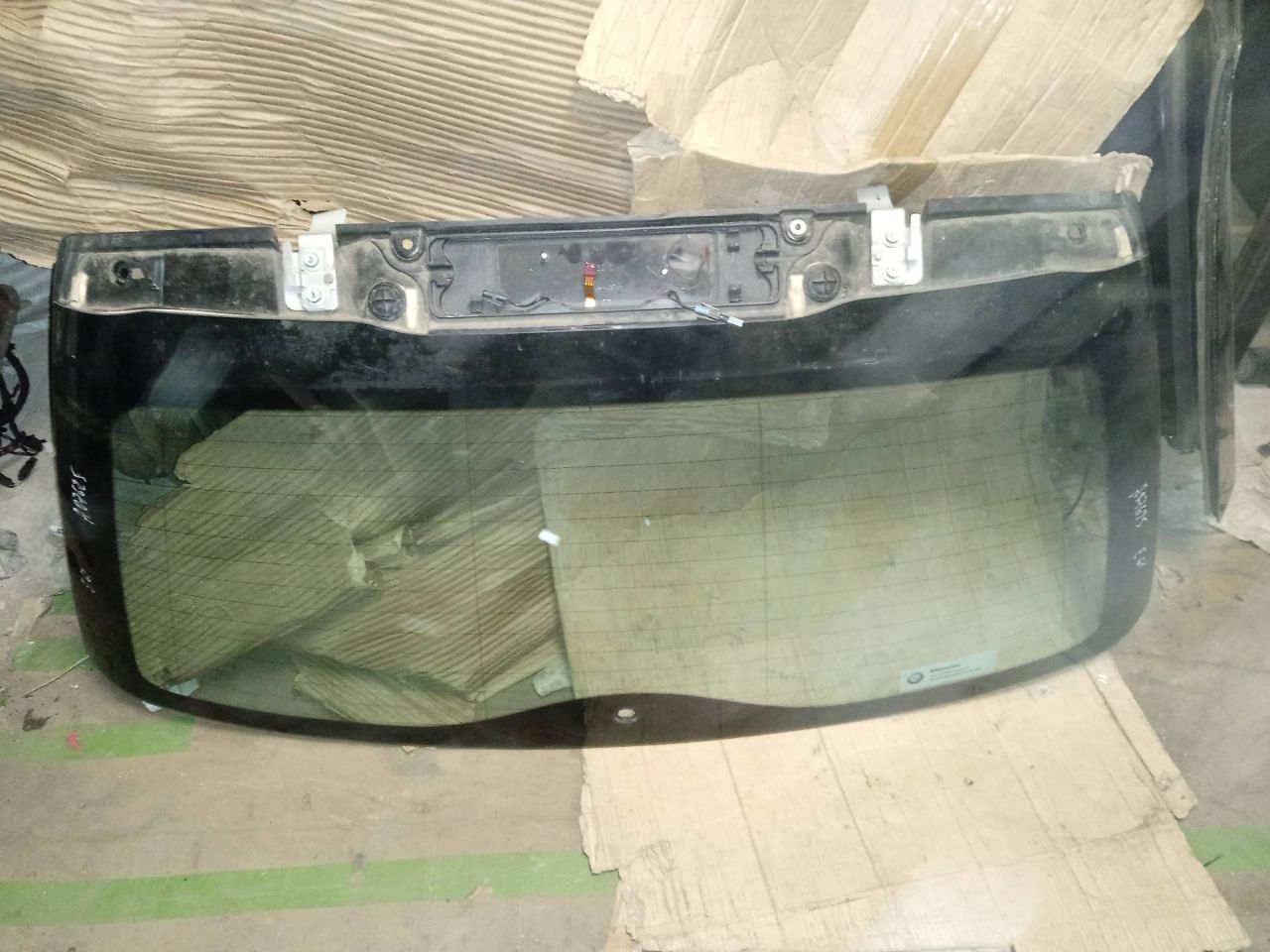 стекло заднее BMW 5 серия E60/E61 (2002 - 2007) - фото №1