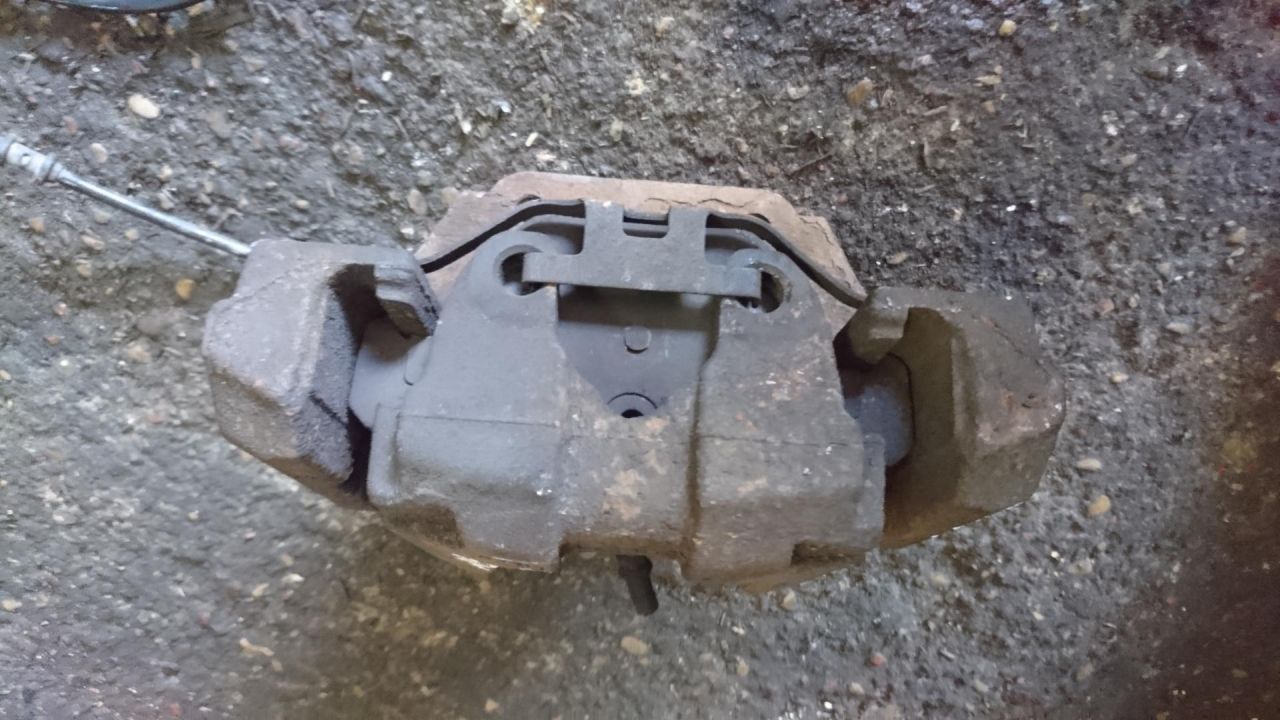 суппорт задний правый BMW 7 серия F01/F02 2010, 4.4 л., N63 B44 A, бензин, АКПП, седан, 6786832 - фото №1