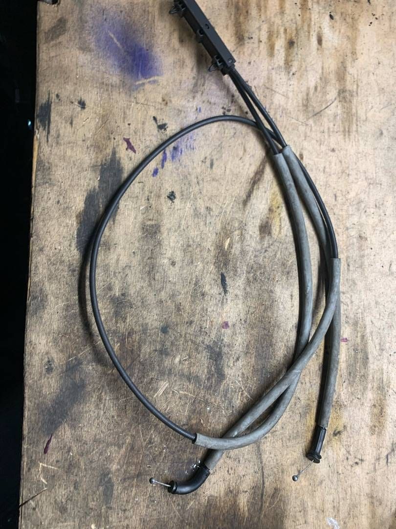 трос капота BMW X5 F15 2014, 3.0 л., N57 D30 A, дизель, АКПП, внедорожник 5 дв., 51237367536, 7367536 - фото №1