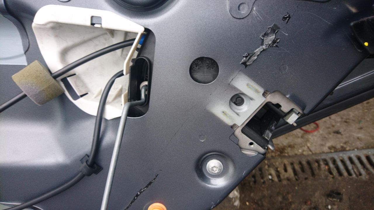 замок двери задней правой Mercedes-Benz CLS-Класс C219 2007, 3.0 л., OM 642.920, дизель, АКПП, купе - фото №1