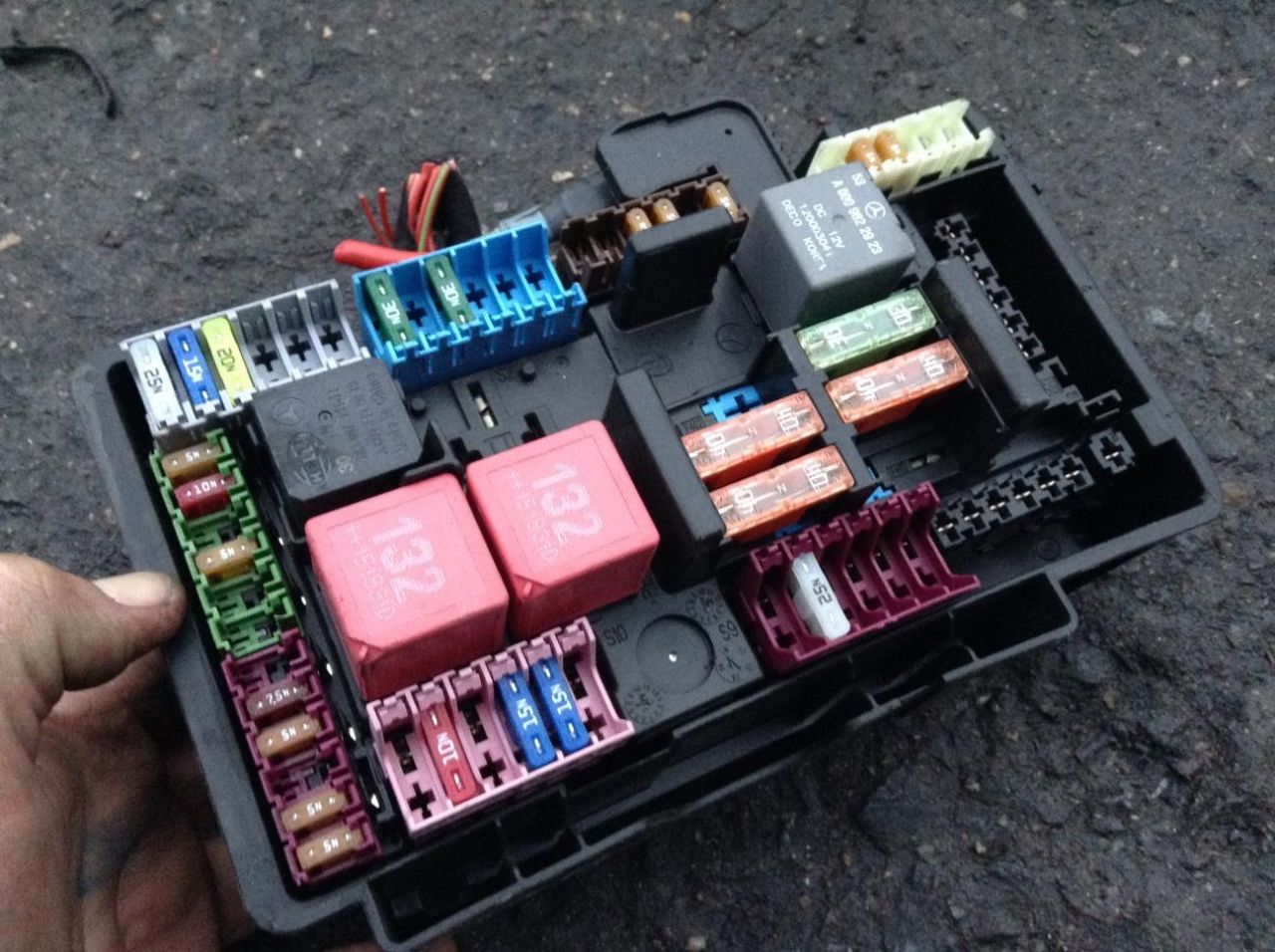 распределитель тока Mercedes-Benz C-Класс W205/S205/C205 2015, 2.1 л., OM 651.921, дизель, АКПП, универсал, A0009822923 - фото №1