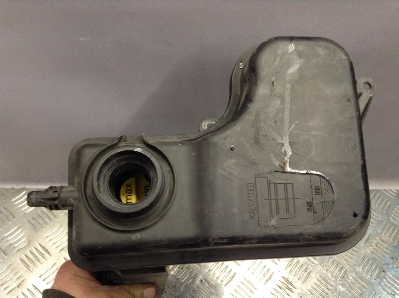 бачок расширительный BMW 5 серия E60/E61 2007, 2.0 л., N47 D20 A, дизель, АКПП, седан, 7800292, 7800293 - фото №1