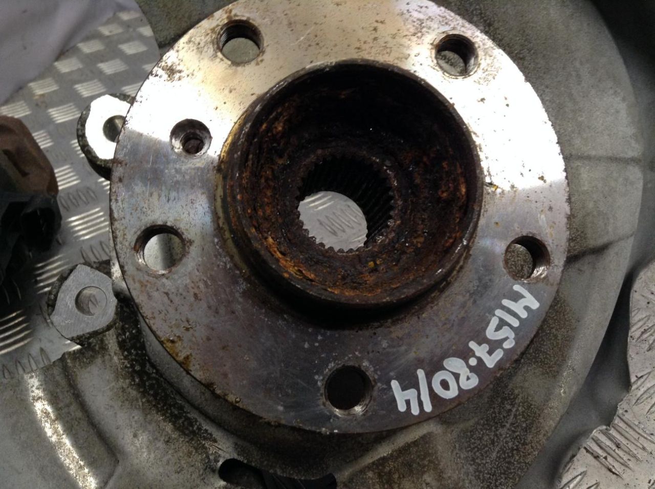 ступица задняя правая BMW 2016, 2.0 л., B47 D20 A, дизель, АКПП, черный, седан - фото №1