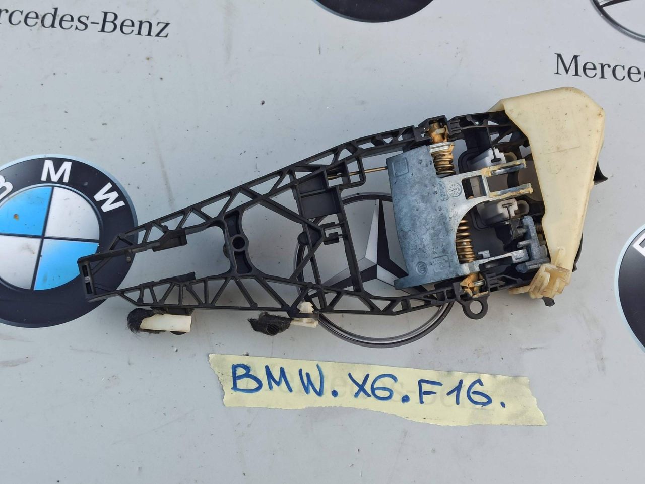 скелет ручки двери задней правой BMW X6 F16 2016, 3.0 л., бензин, правый руль, 7401212 - фото №1