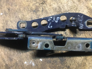 петля капота левая BMW 7 серия E38 [рестайлинг] 1999, 4.4 л., бензин, АКПП, седан